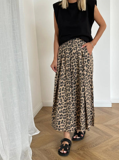 Chic Leopard Print Poplin Maxi Skirt